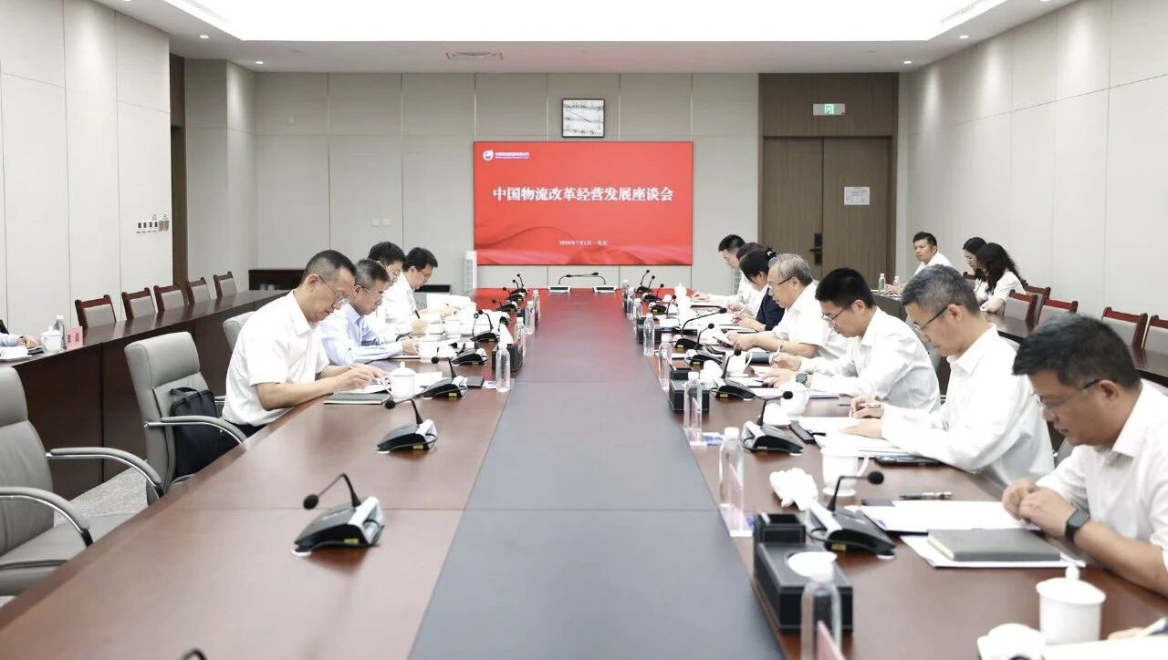 国务院国资委党委委员、副主任李镇到欧博调研指导工作